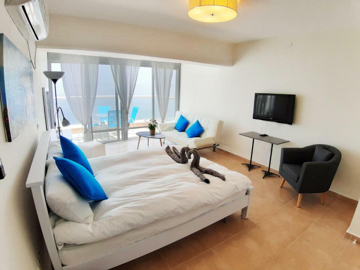 Modern Apartment With Lake View Тверия Экстерьер фото